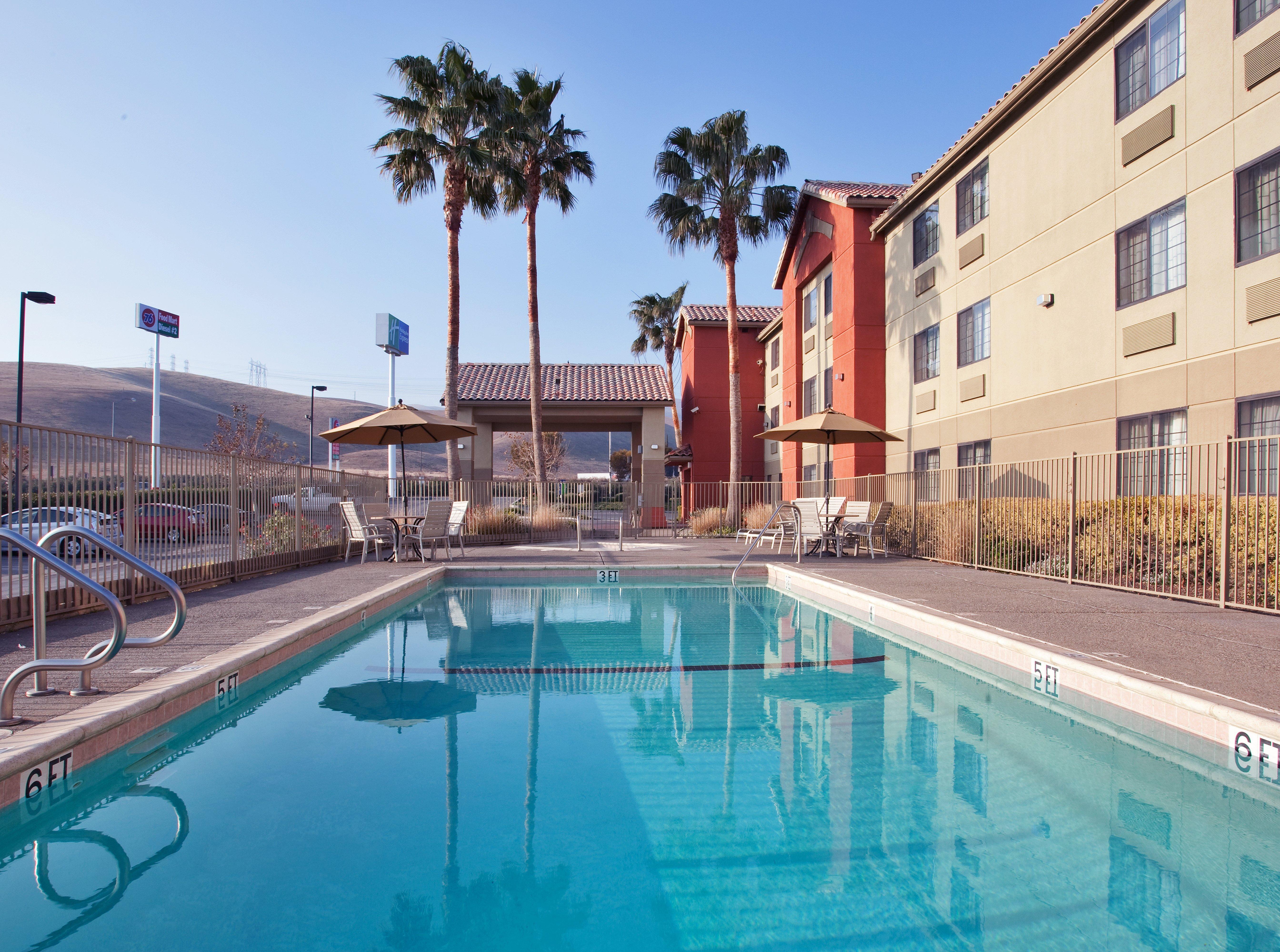 Holiday Inn Express Westley By Ihg Ngoại thất bức ảnh