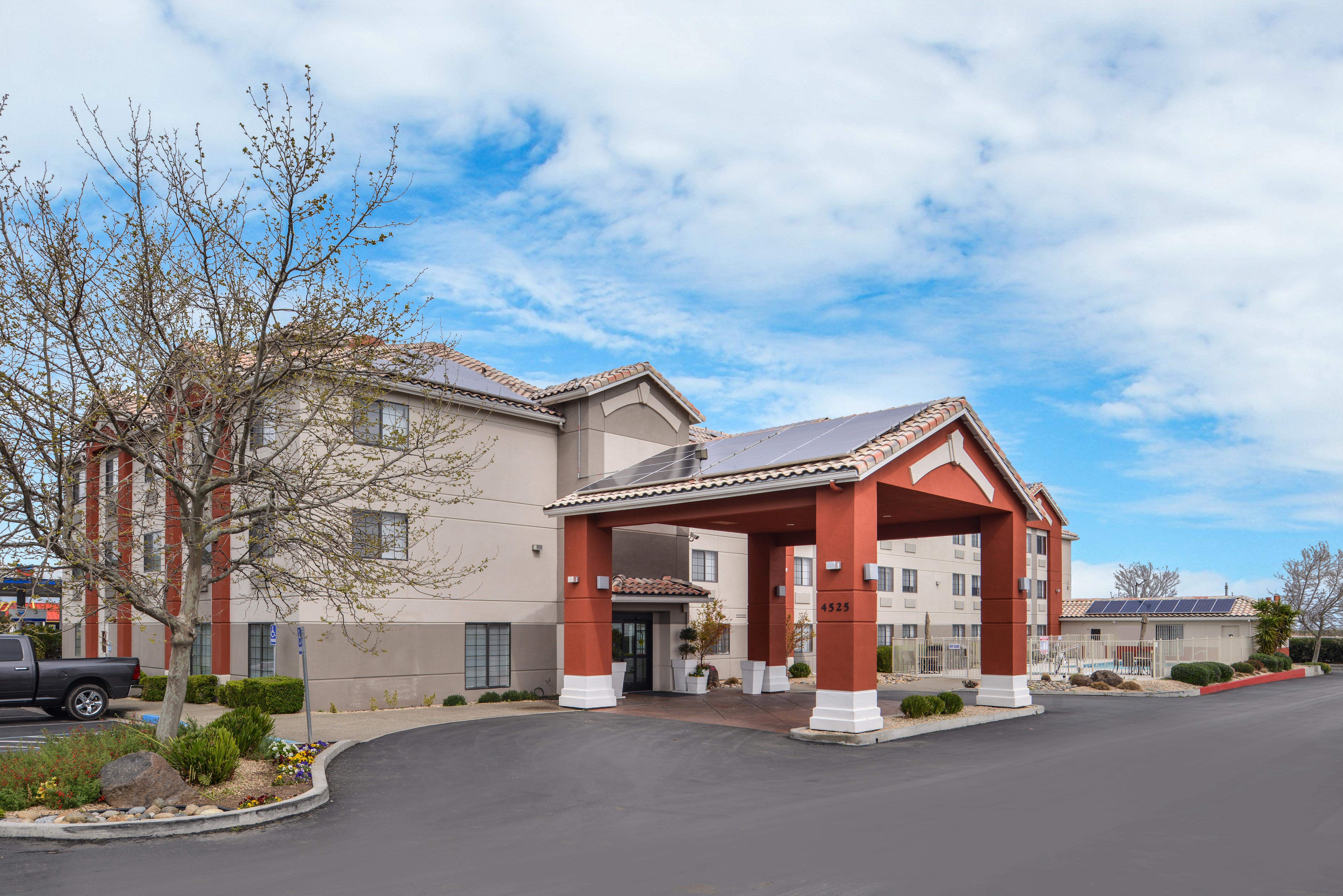 Holiday Inn Express Westley By Ihg Ngoại thất bức ảnh